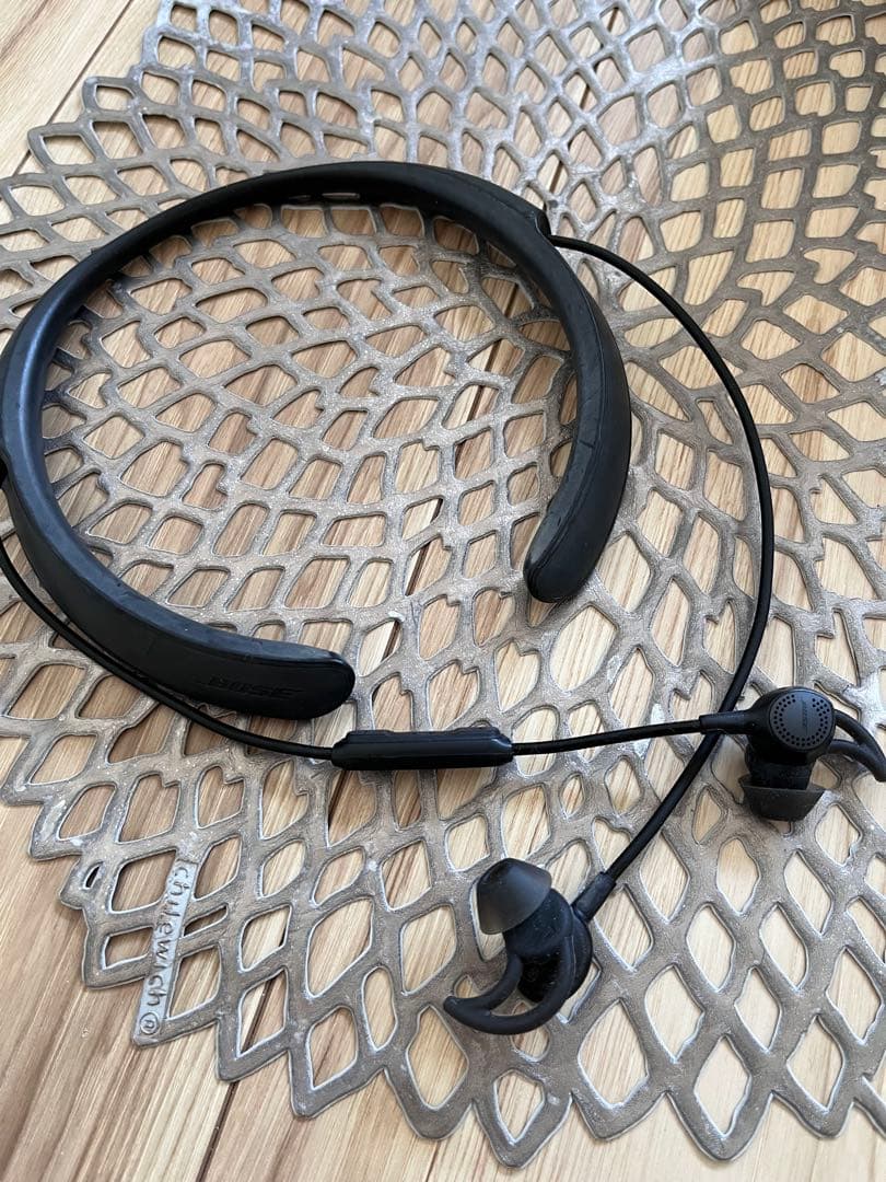 Bose QuietControl 30 ネックイヤホン