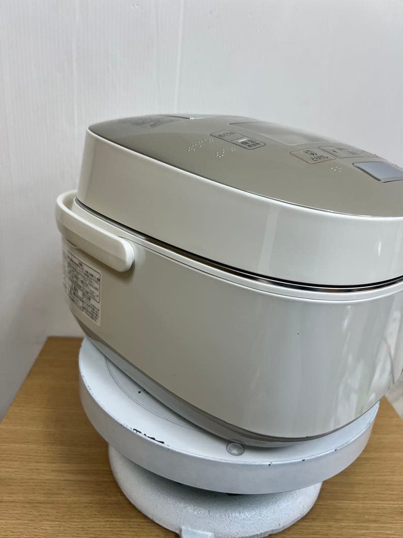 TOSHIBA 東芝 真空圧力IH炊飯器 RC-10VJF（5.5合）