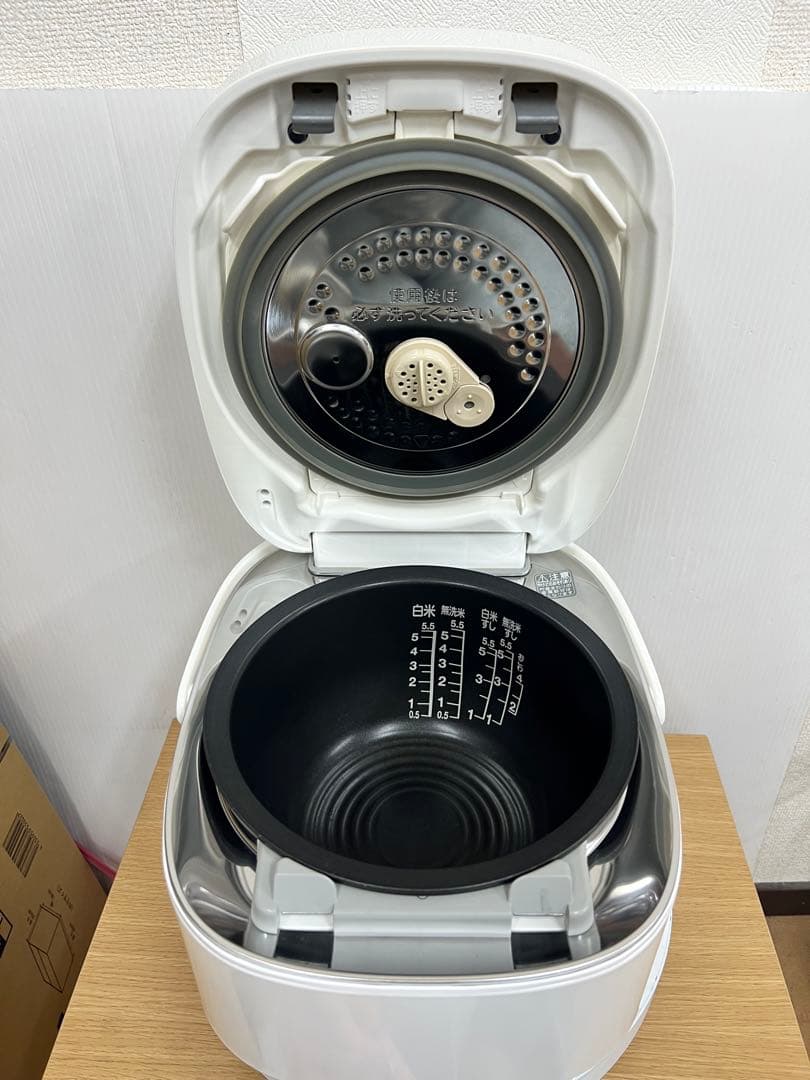 TOSHIBA 東芝 真空圧力IH炊飯器 RC-10VJF（5.5合）