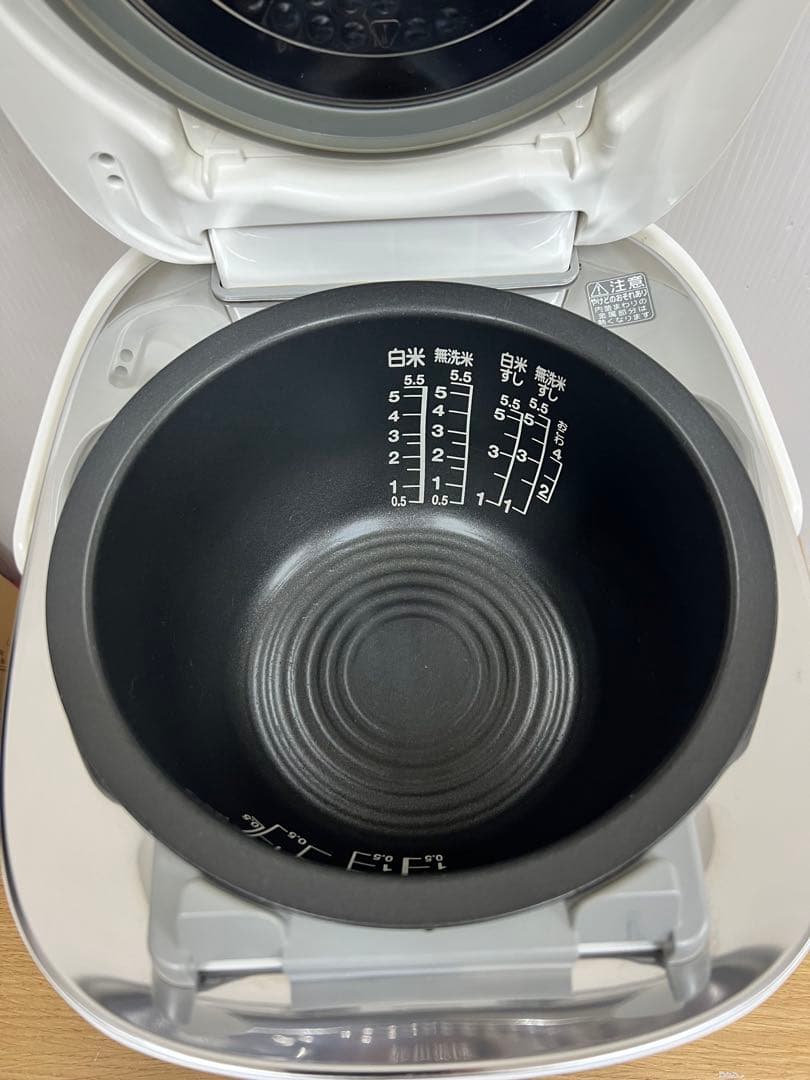 TOSHIBA 東芝 真空圧力IH炊飯器 RC-10VJF（5.5合）