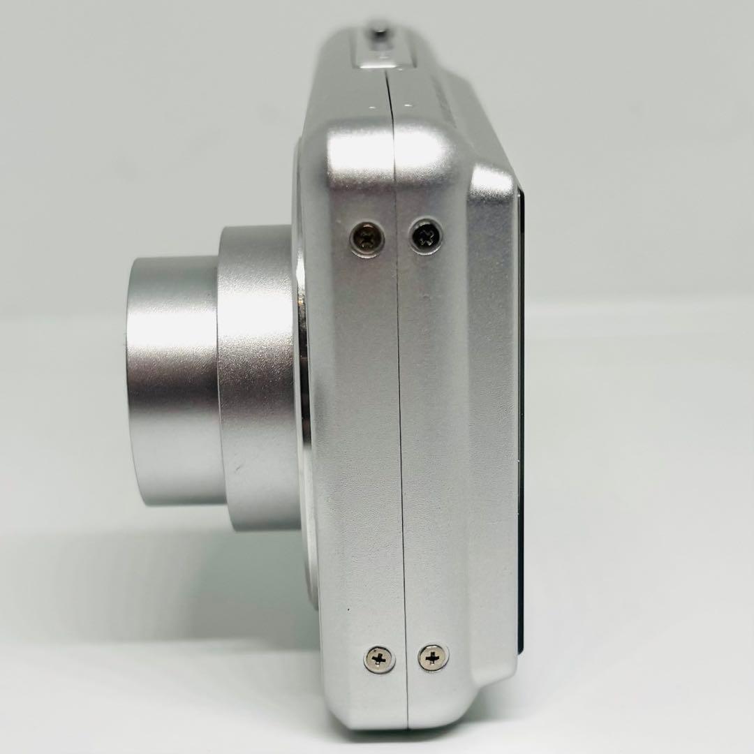 美品✨ CASIO EXILIM EX-Z77 シルバー デジカメ コンデジ