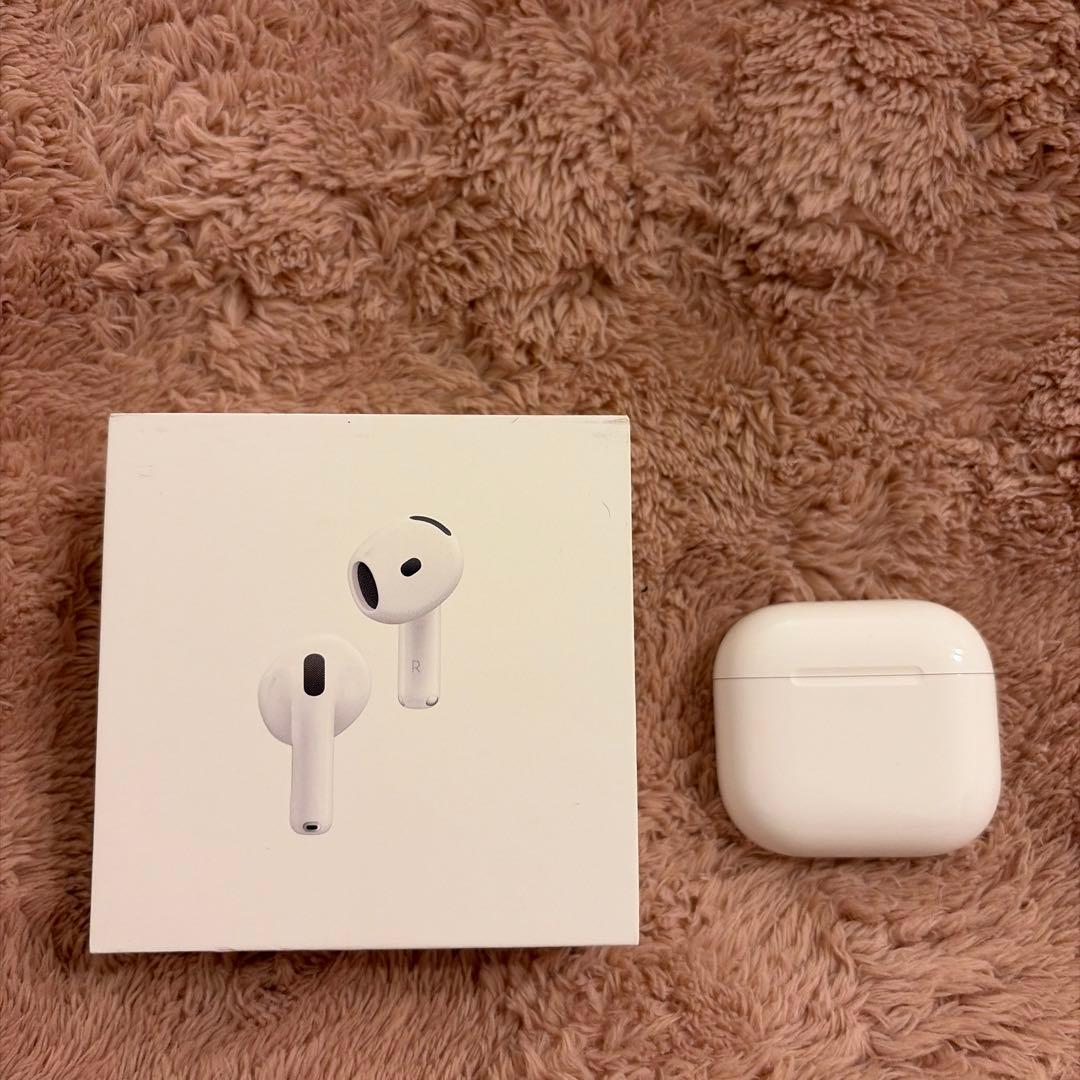 Apple Airpods 4 アクティブノイズキャンセリング搭載