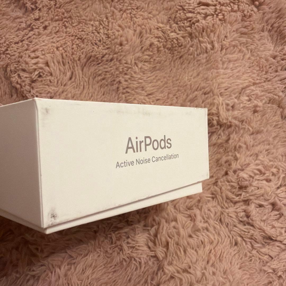 Apple Airpods 4 アクティブノイズキャンセリング搭載