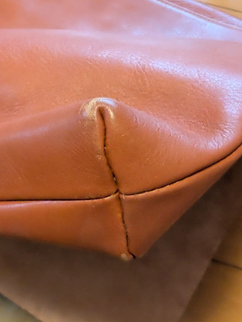 イル・ビゾンテ　レザーショルダーバッグ