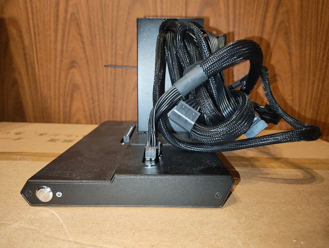 美品 Minisforum DEG1 + Corsair 650W 電源