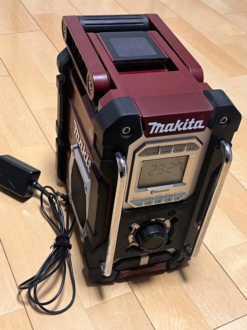 MAKITA 充電式ラジオ MR108 赤