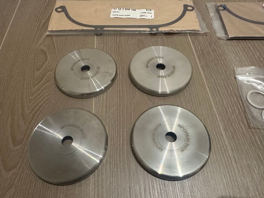 【安心のUSA製】 M3 E90/92/93向けクロモリ製VANOSカバー