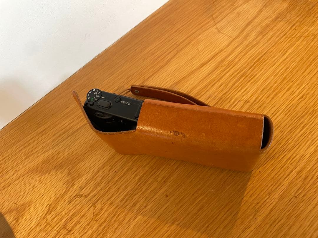 美品　RICOH GR DIGITALⅢ レザーストラップ・ケース付き