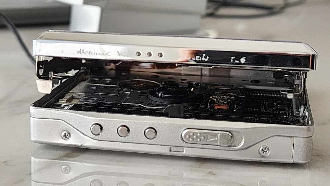 Panasonic ポータブルMDプレーヤー SJ-MR250-S