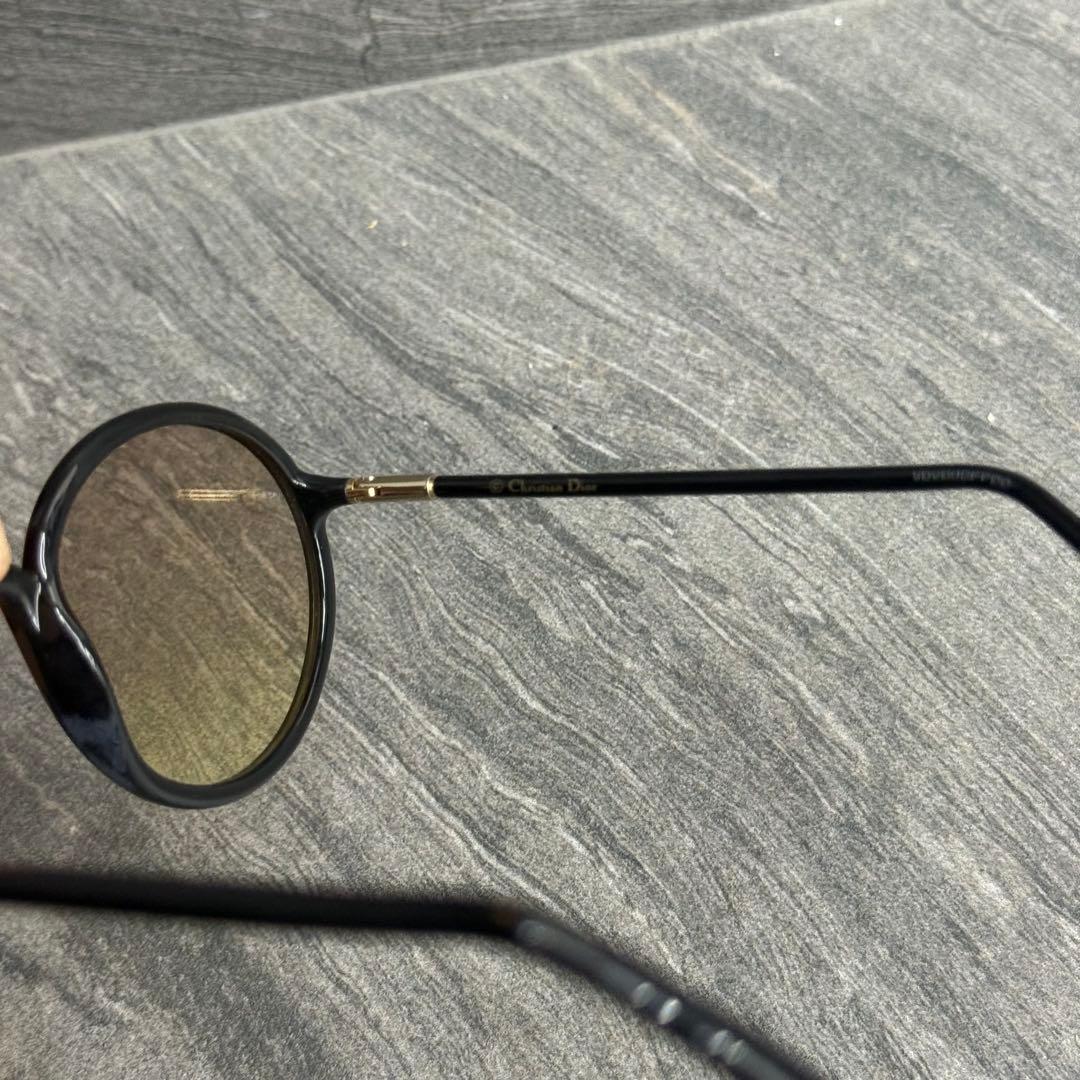 Dior オーバル型ユニセックスサングラス ブラック