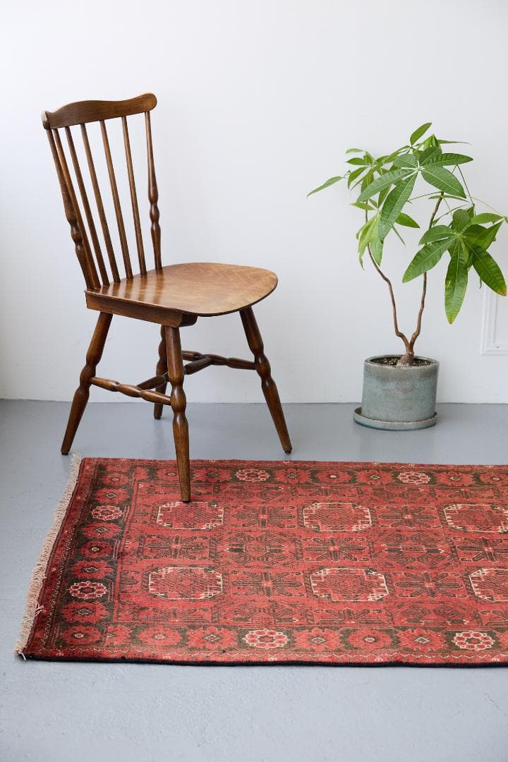 ヴィンテージ絨毯　トライバルラグ　トルクメン族　ウール（193×99cm）赤・黒