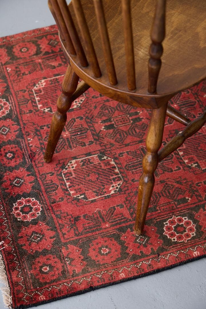 ヴィンテージ絨毯　トライバルラグ　トルクメン族　ウール（193×99cm）赤・黒