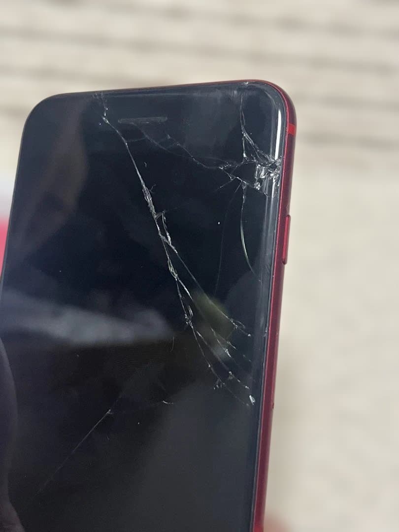 iPhone SE2 第2世代 レッド 128GB SIMロックあり 画面割れ