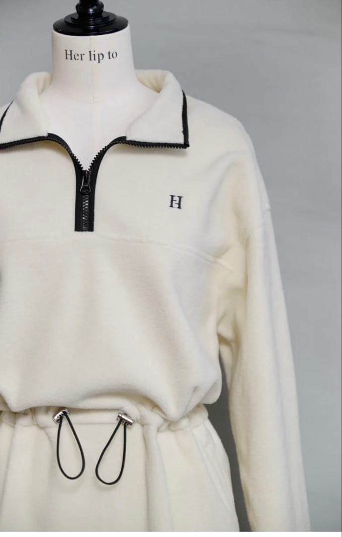 クリーム色フリースハーフネックワンピース