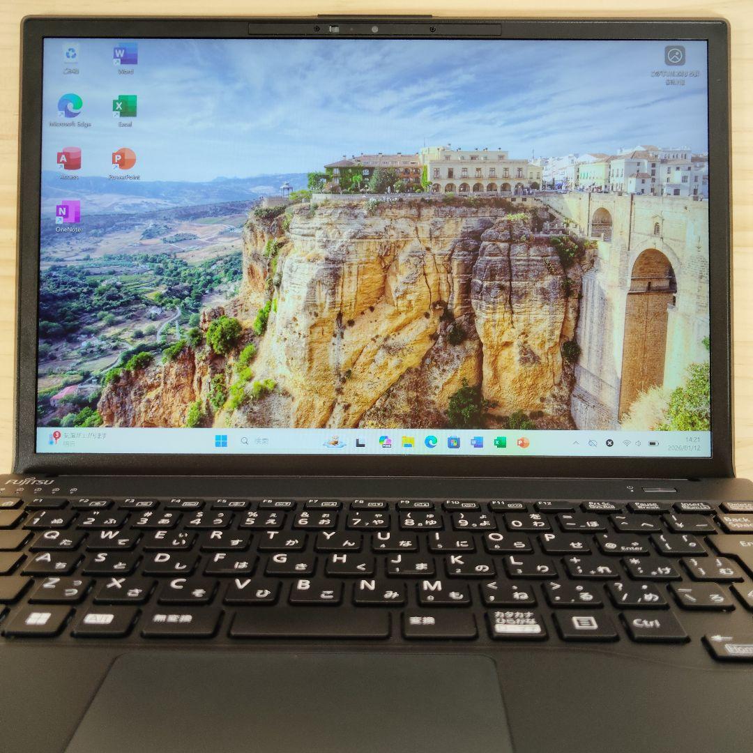 日本製 Fujitsu U9313 爆速 第13世代i5搭載 爆速 256GB