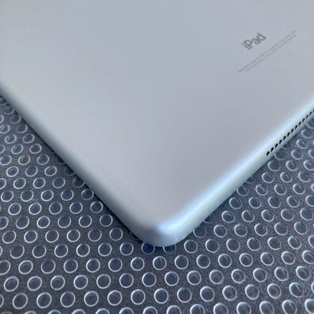 3955【早い者勝ち】美品☆iPad6 第6世代 32GB WIFIモデル☆