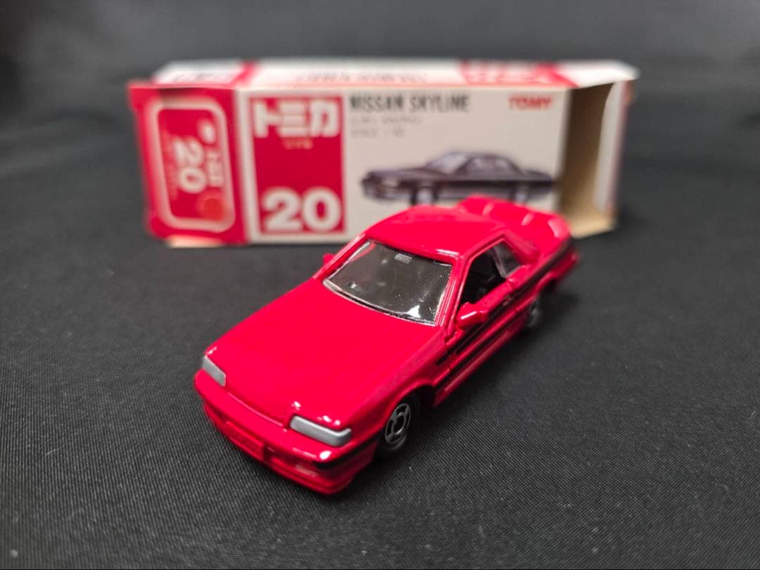トミカ赤箱20スカイラインGTRとZのセット