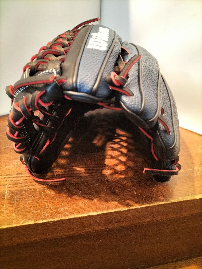 未使用品　ウィルソンwilson D-MAX 軟式　ユーティリティ 右投げ