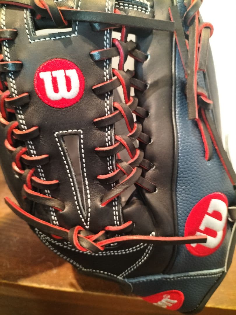 未使用品　ウィルソンwilson D-MAX 軟式　ユーティリティ 右投げ