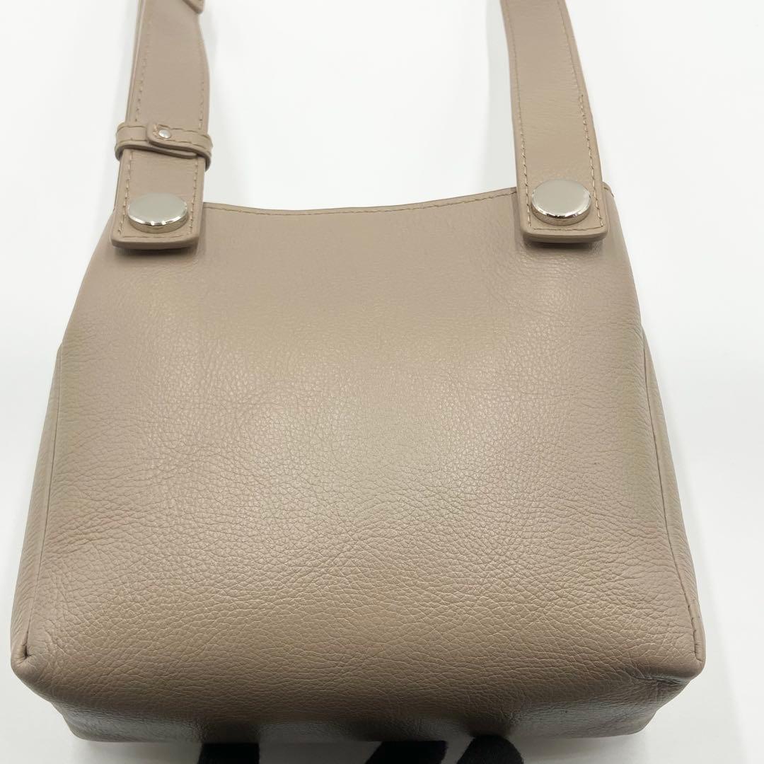 マザーハウス　ソラ　2ウェイショルダーバッグ　レザー　ベージュ　Mサイズ