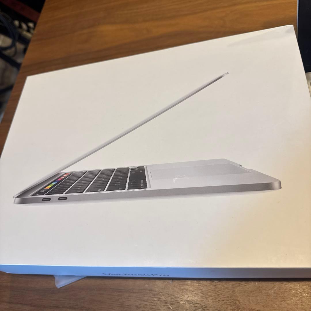 箱有MacBookPro(メモリ8GB/13インチ）