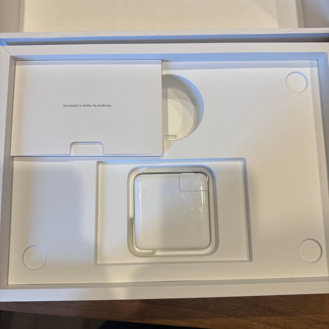 箱有MacBookPro(メモリ8GB/13インチ）