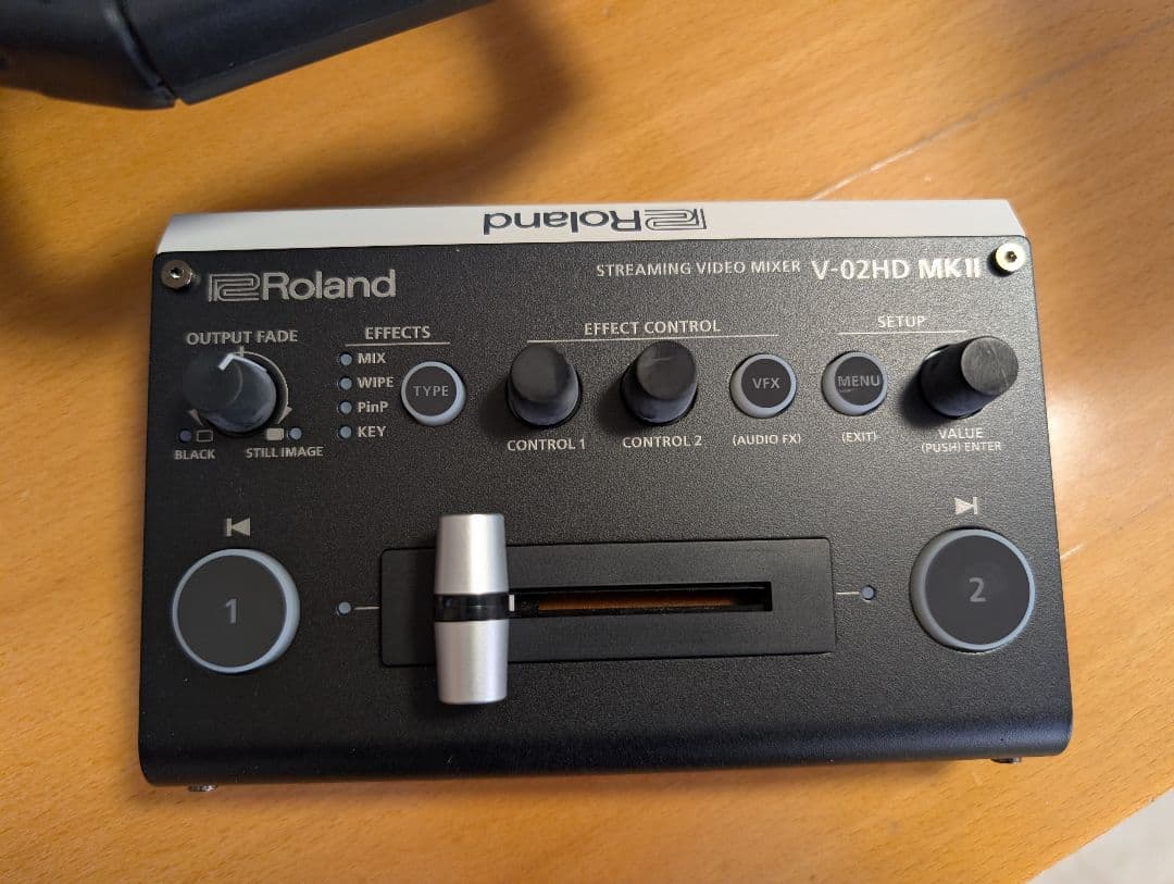 Roland V-02HD MKII ハードケース付き