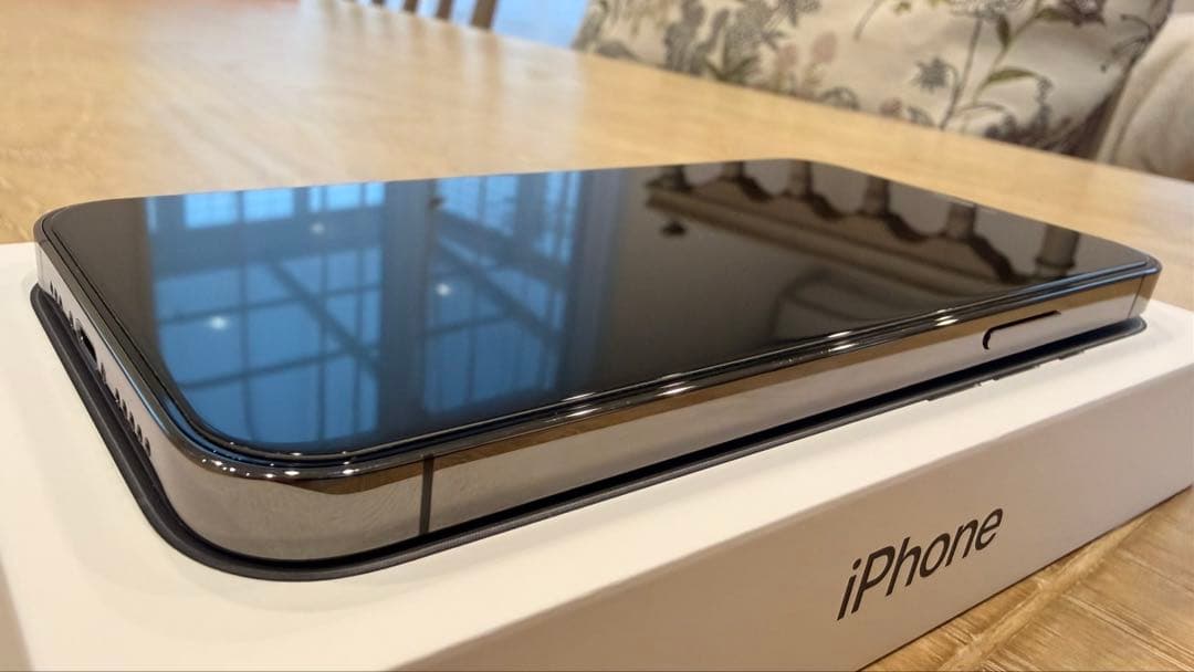 【美品】Apple iPhone 12Pro 256GBグラファイト