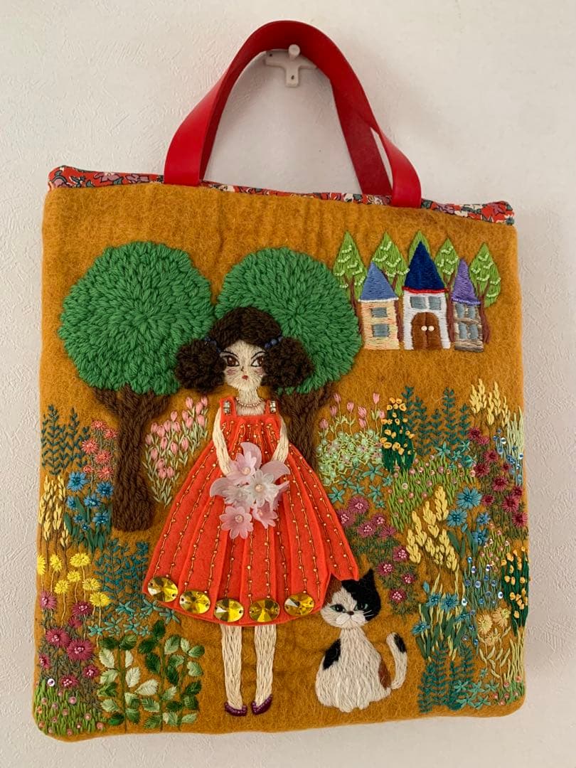 ナナ。三毛猫さんと私　羊毛フェルト生地のバッグ