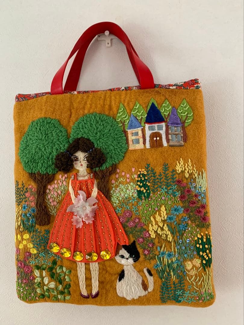 ナナ。三毛猫さんと私　羊毛フェルト生地のバッグ