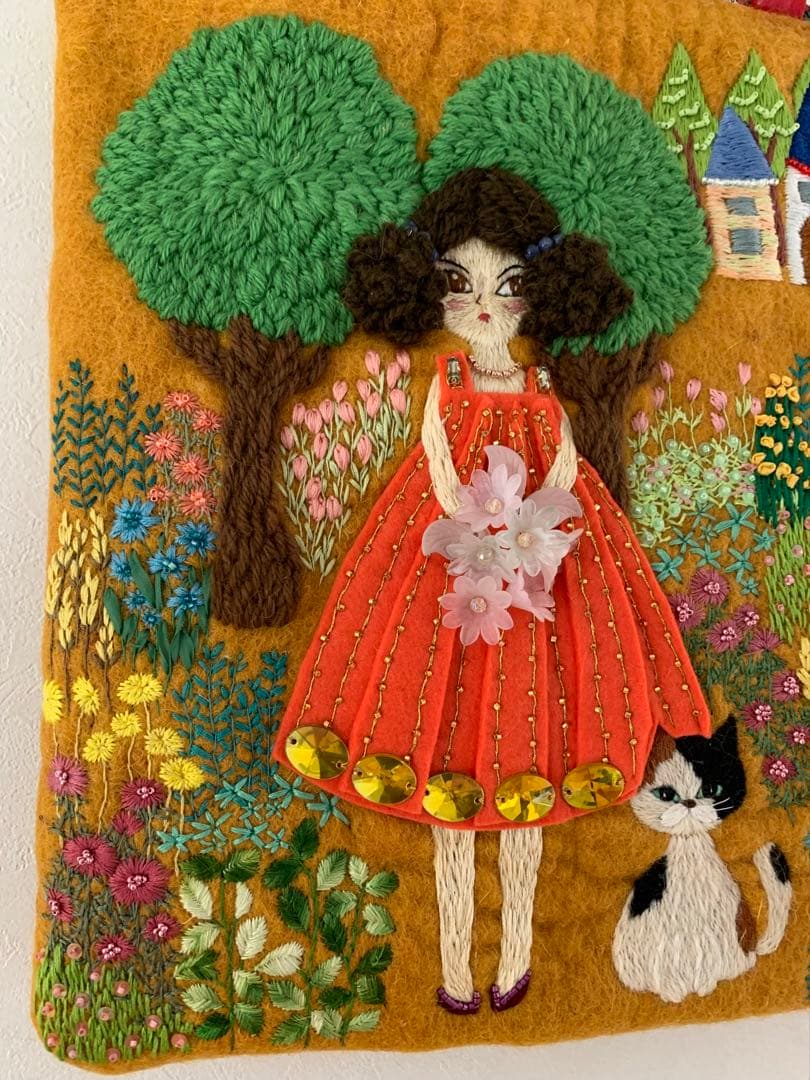 ナナ。三毛猫さんと私　羊毛フェルト生地のバッグ