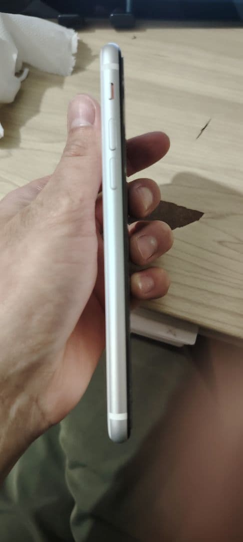 iPhone SE (第2世代) 128GB SIMフリー ホワイト