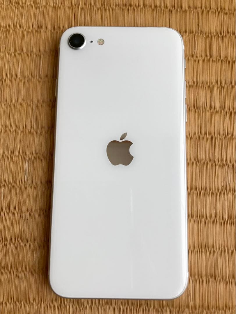 【ジャンク品】iPhoneSE （第2世代 ）128GB ホワイト SIMフリー