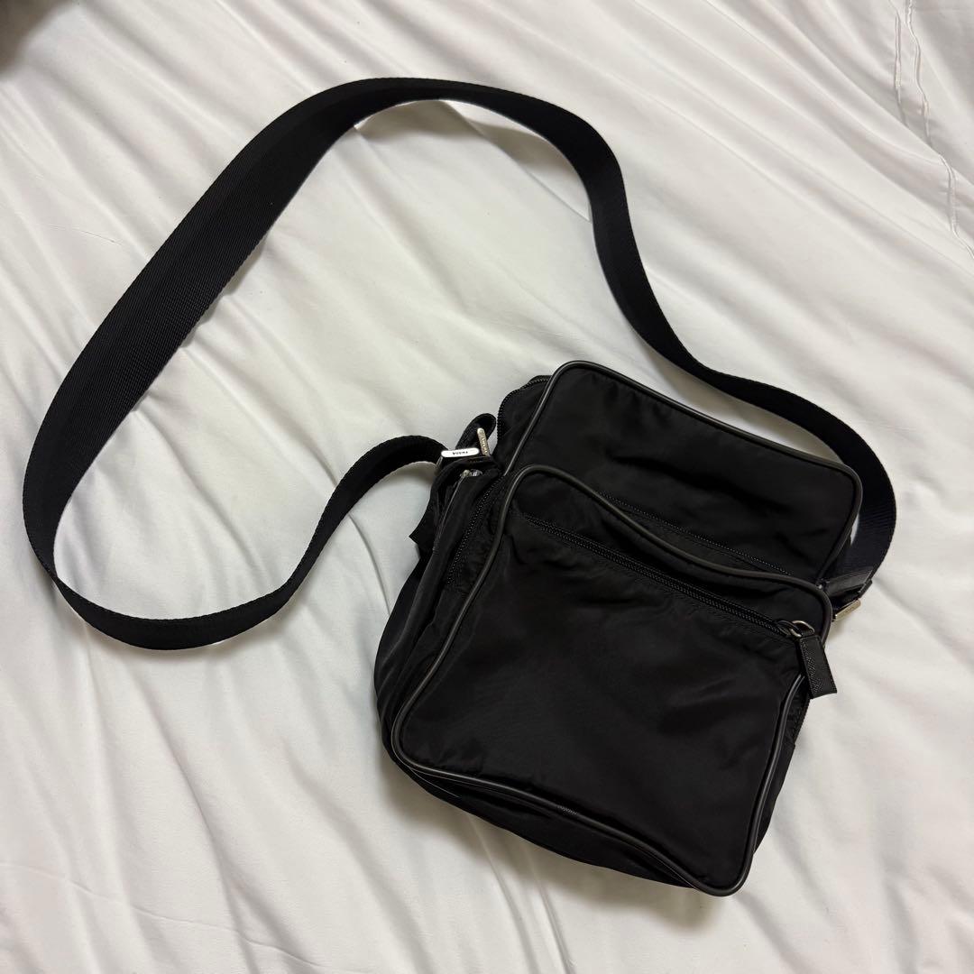 PRADA プラダ サコッシュ ショルダーバッグ 斜めがけ