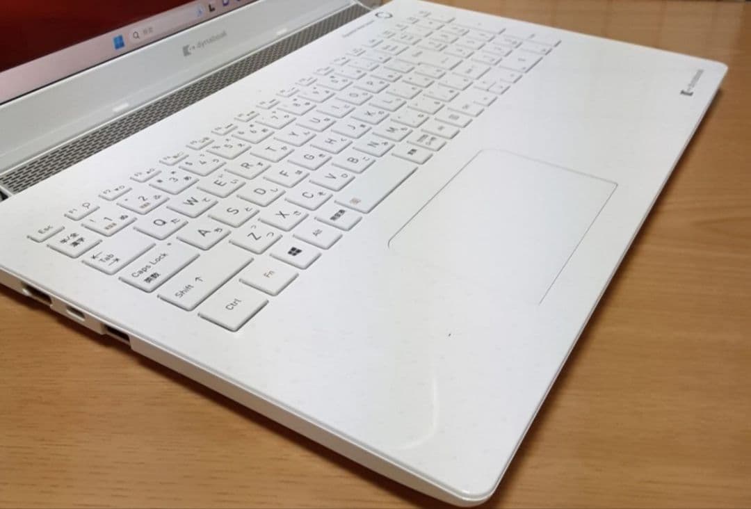 東芝 dynabook P1-X7MP-BW i7-8565U Blu-ray