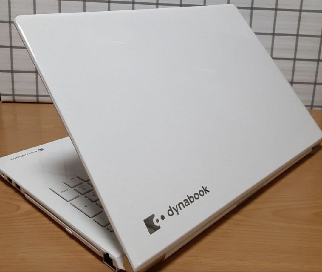 東芝 dynabook P1-X7MP-BW i7-8565U Blu-ray