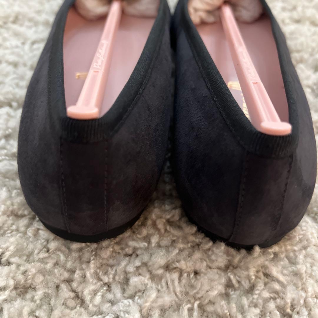 新品未使用スエードブラックフラットシューズ ポインテッドトゥ