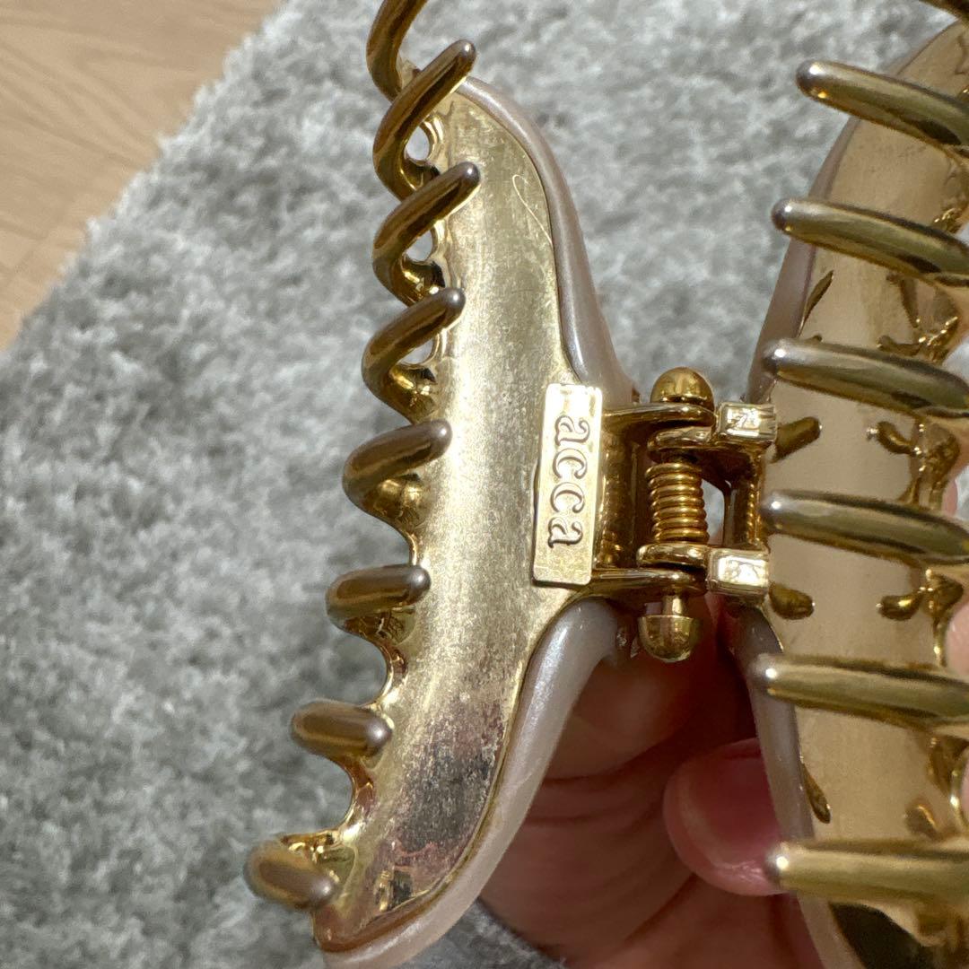accaのヘアクリップ