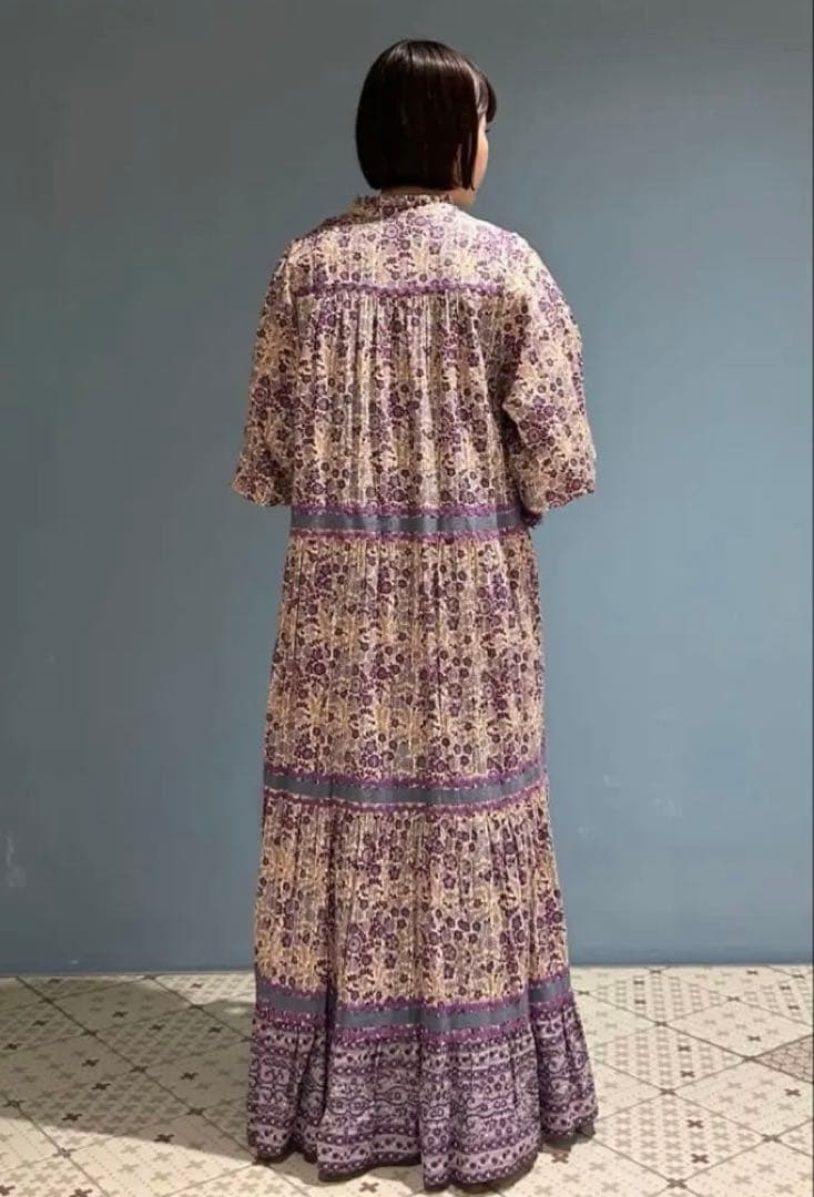 なな【サラマリカ】コットン ジャガード フラワープリント フリルドレス