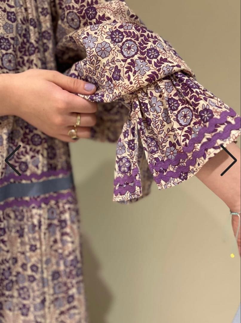 なな【サラマリカ】コットン ジャガード フラワープリント フリルドレス