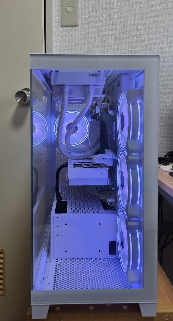 高性能 STORM ホワイト ゲーミングpc i7 RTX4060Ti