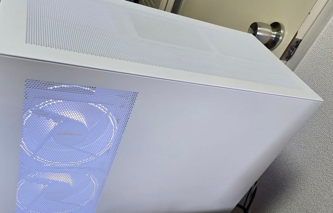 高性能 STORM ホワイト ゲーミングpc i7 RTX4060Ti