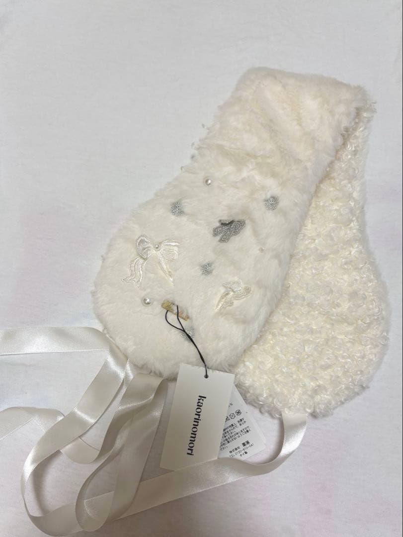 かきぶちももの　ファニーマフ　ホワイト