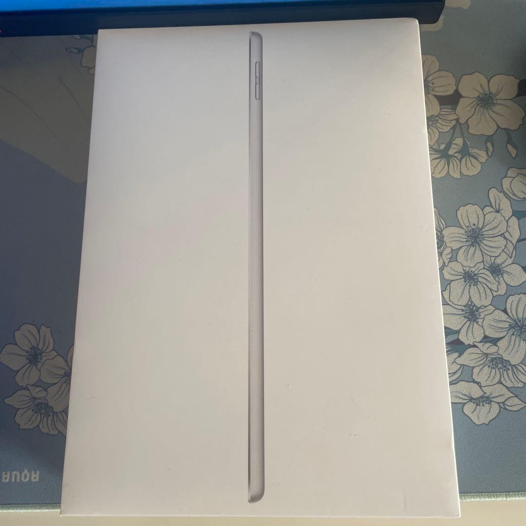 Apple iPad シルバー WiFi+セルラーモデル