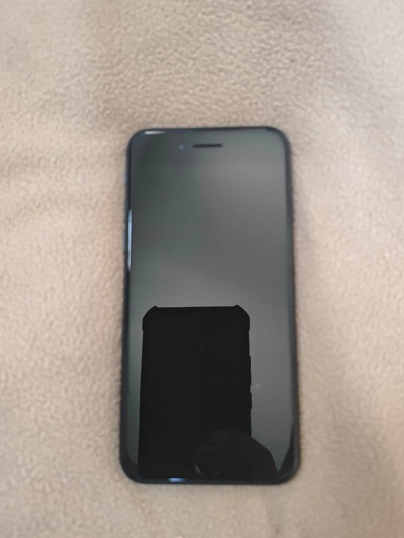 【バッテリー100%！】iphone se　第2世代