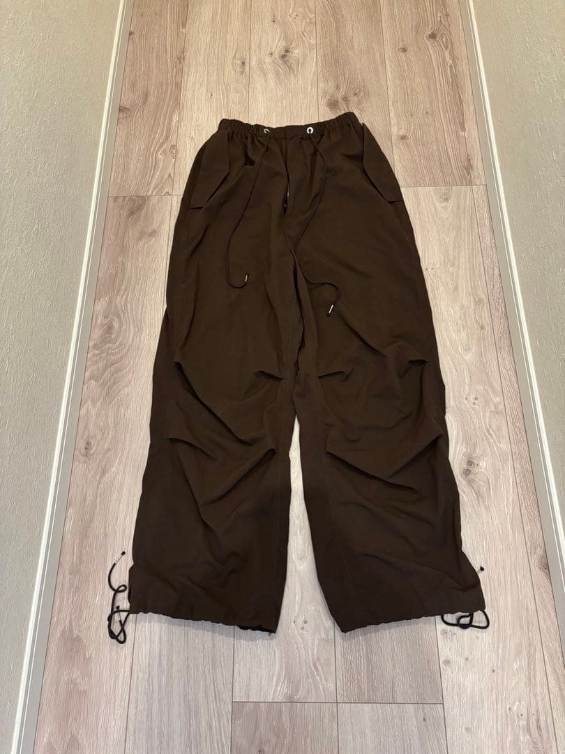 シシクイ　パラシュートパンツ　ダークブラウン XSサイズ