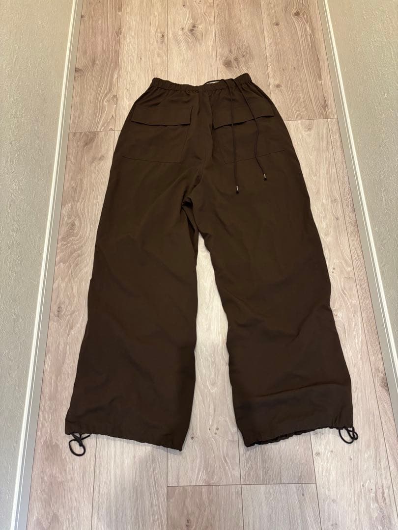 シシクイ　パラシュートパンツ　ダークブラウン XSサイズ