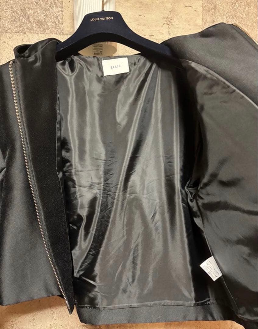 ELLIE シルキージップフーディー