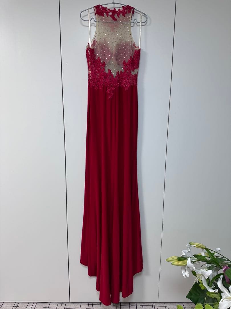 赤いハイネックドレス レース ビジュー付き