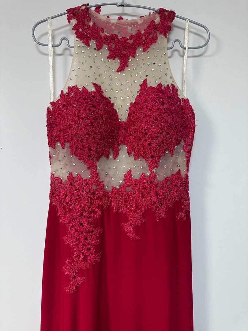 赤いハイネックドレス レース ビジュー付き